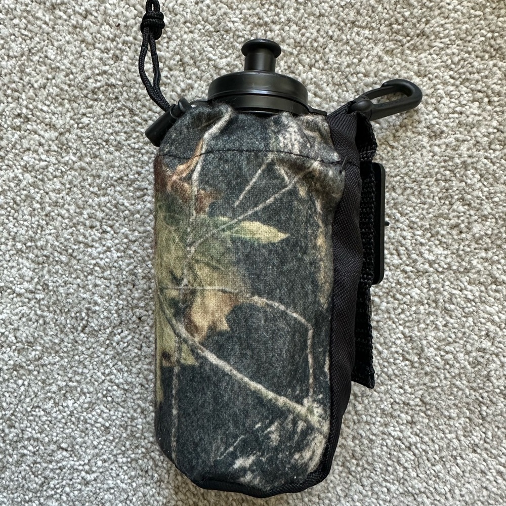 Camouflage Water Bottle with Holder Hunting NWOT